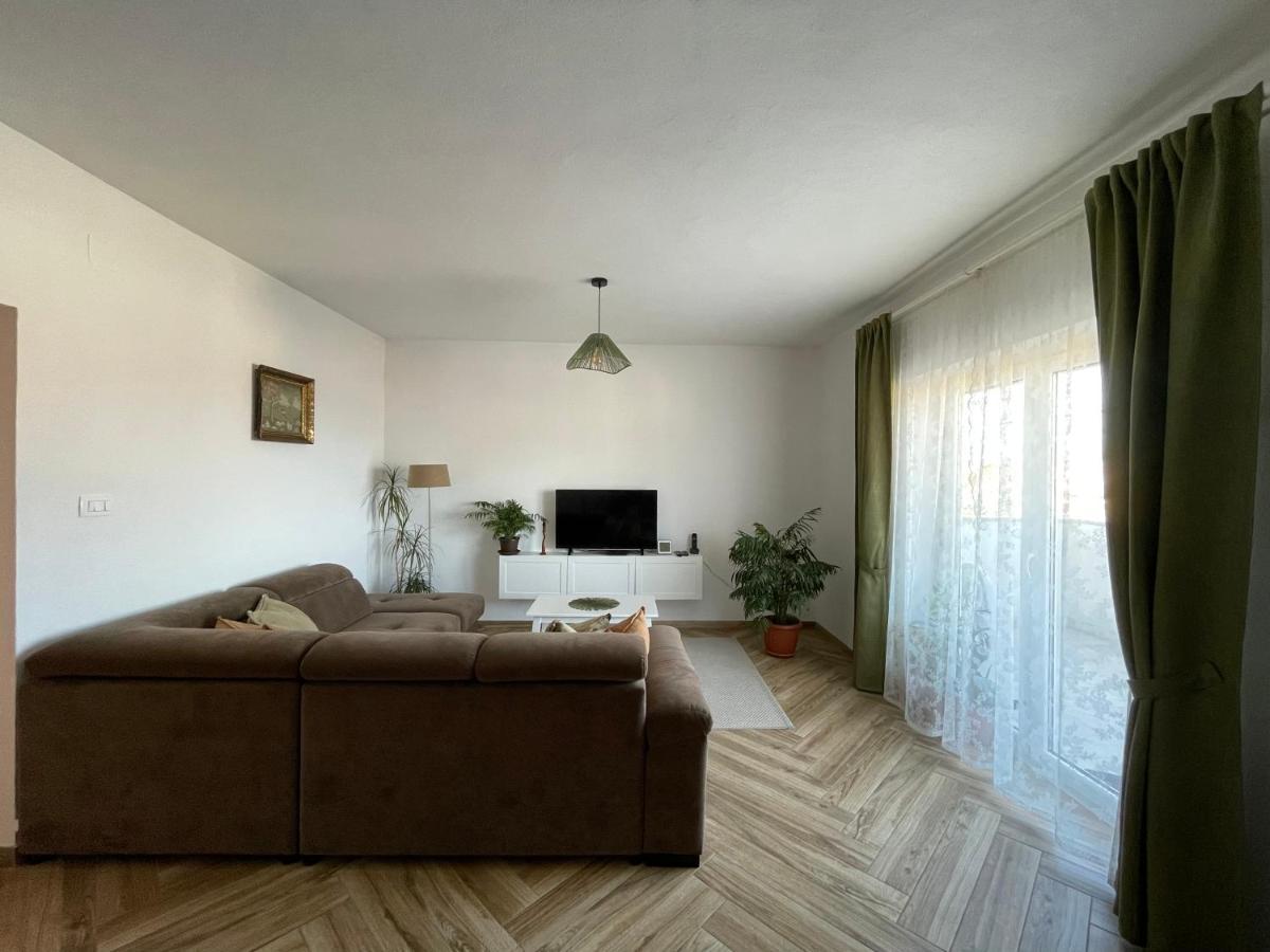 Marina Apartment *